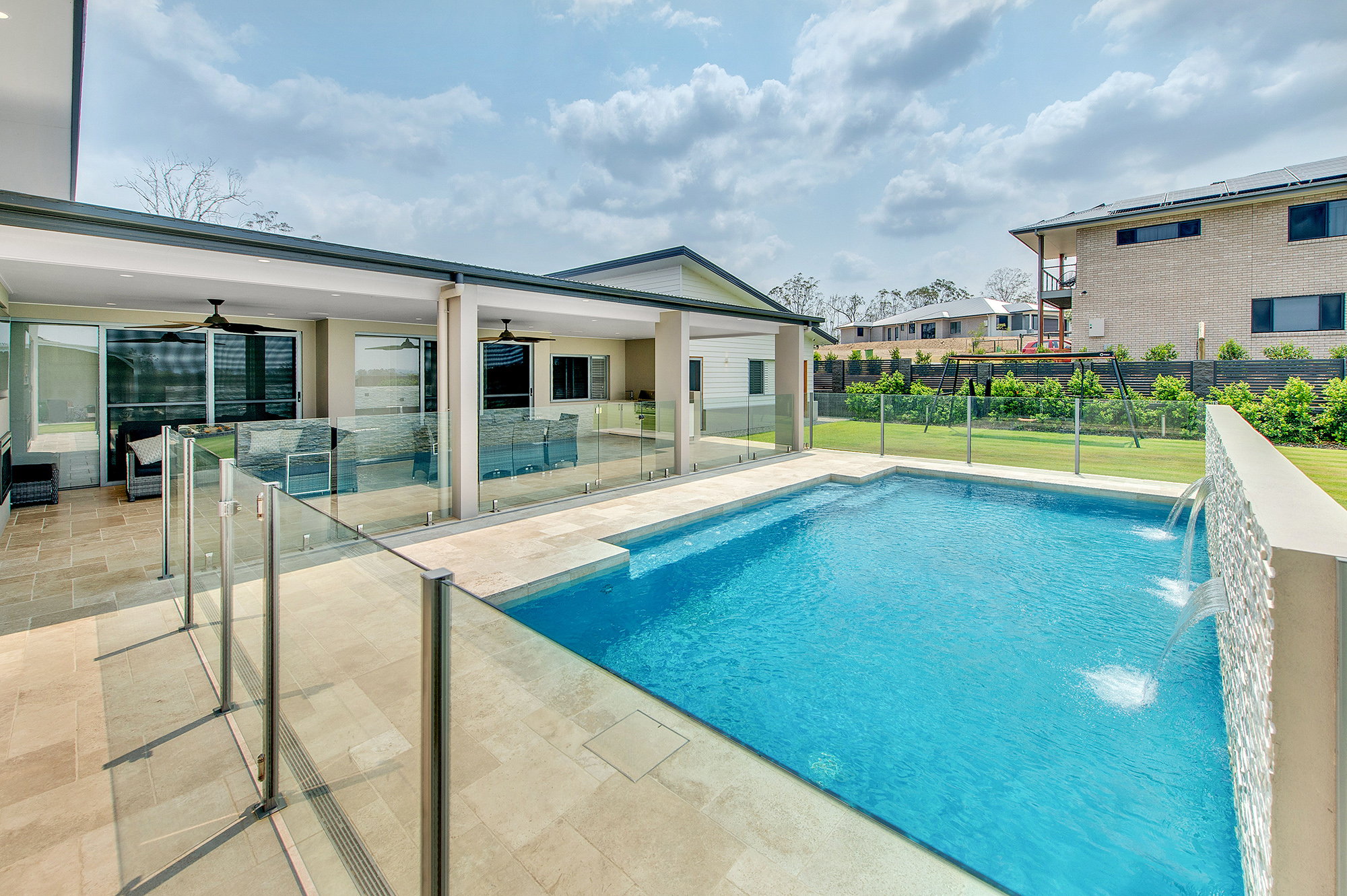 ‘The Crossing’ Karalee 360 Builders